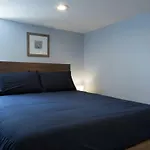 Luxury 2 Bedroom Apartment W/ Free Parking