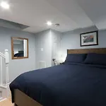 Luxury 2 Bedroom Apartment W/ Free Parking