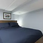 Luxury 2 Bedroom Apartment W/ Free Parking